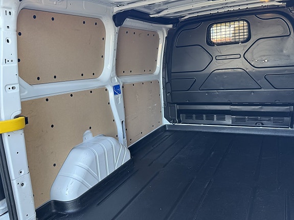 Ford Transit Custom 15 of 19