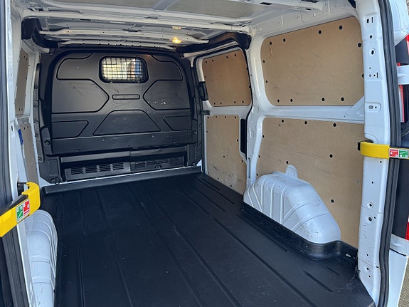 Ford Transit Custom 16 of 19