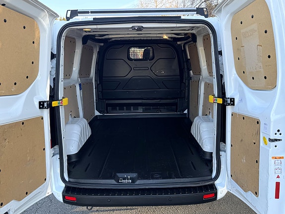Ford Transit Custom 8 of 19