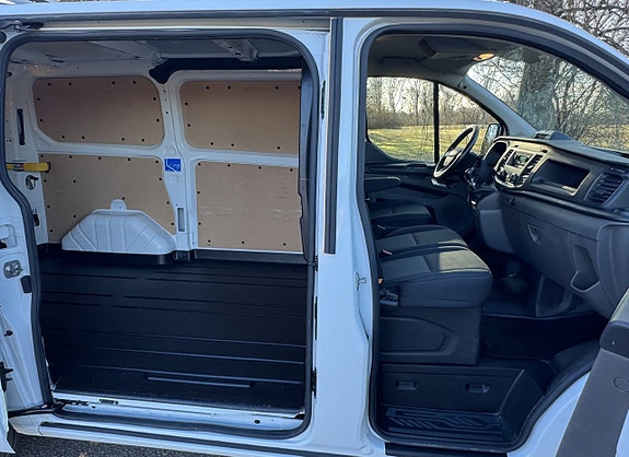 Ford Transit Custom 6 of 19