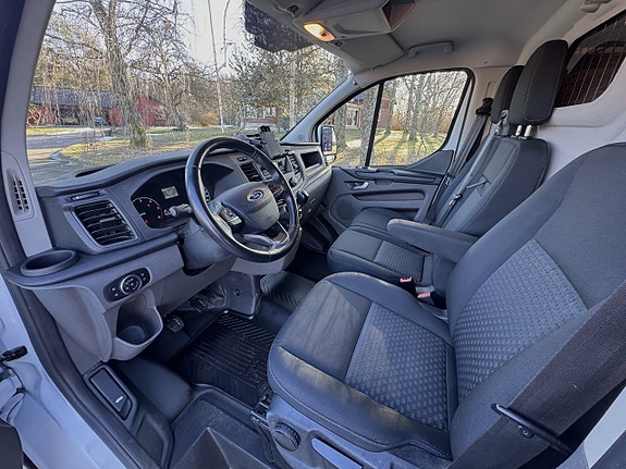 Ford Transit Custom 12 of 19