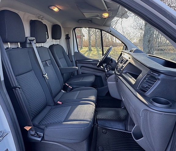 Ford Transit Custom 9 of 19