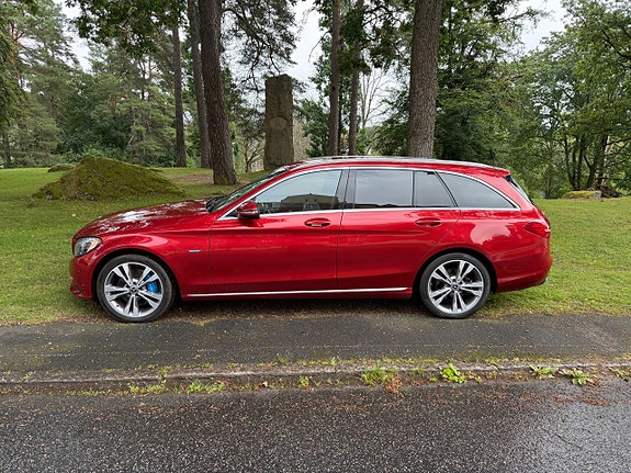 Mercedes-Benz C350 4 of 12