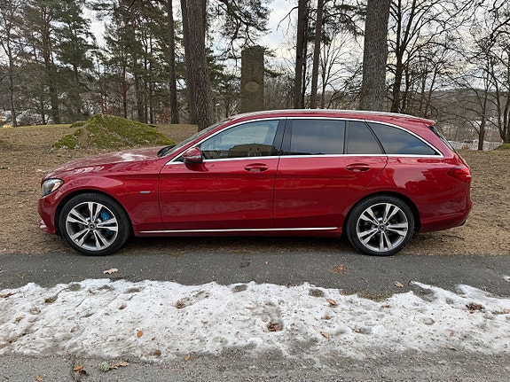 Mercedes-Benz C350 4 of 5