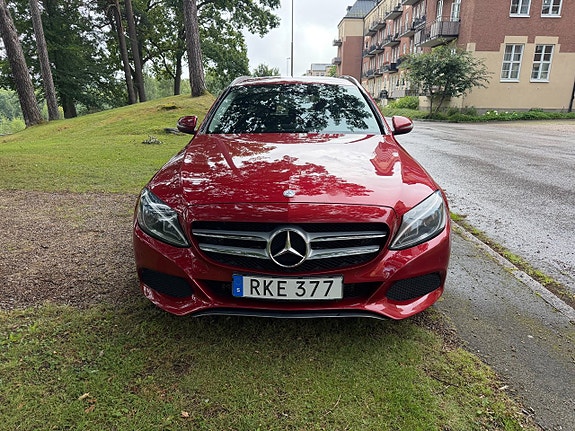 Mercedes-Benz C350 3 of 12