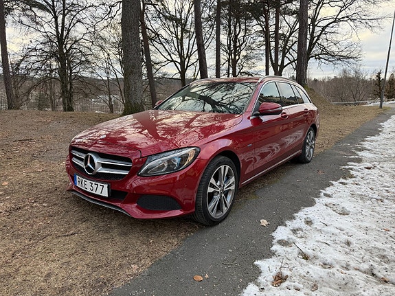 Mercedes-Benz C350 2 of 5