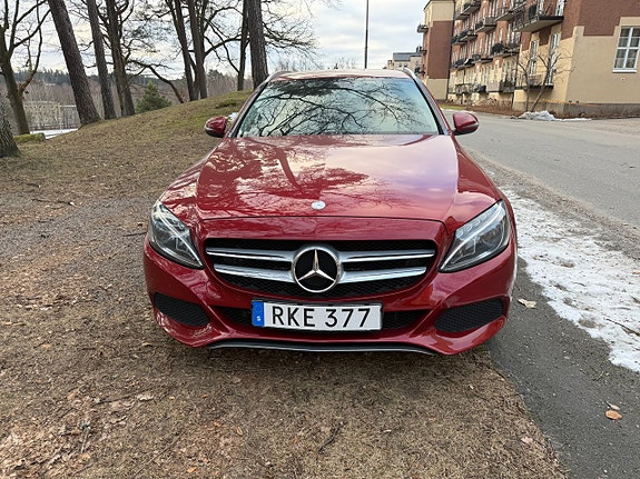 Mercedes-Benz C350 3 of 5