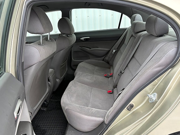 Honda Civic 10 of 16