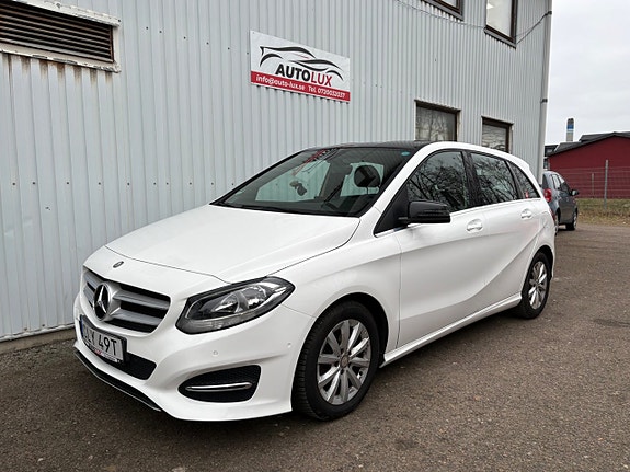 Mercedes-Benz B180 2 of 5