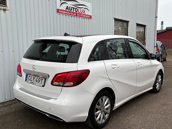 Mercedes-Benz B180 6 of 16