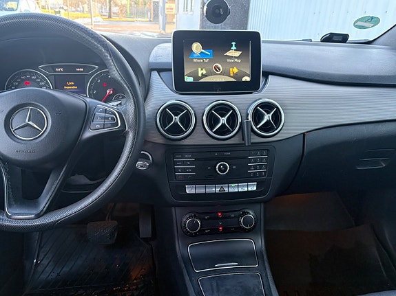 Mercedes-Benz B180 14 of 16