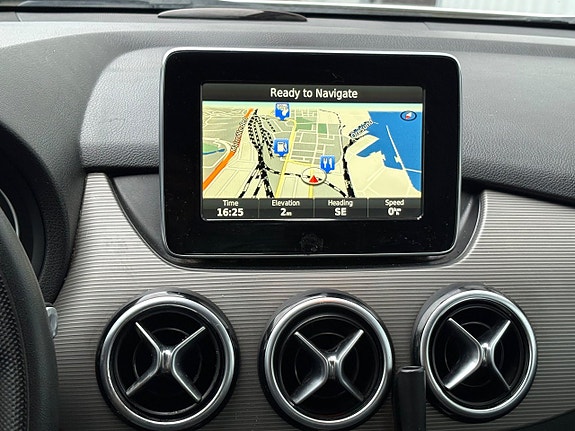 Mercedes-Benz B180 16 of 16