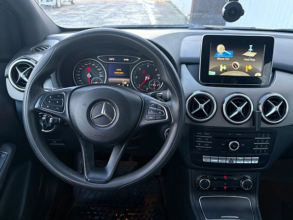 Mercedes-Benz B180 13 of 16