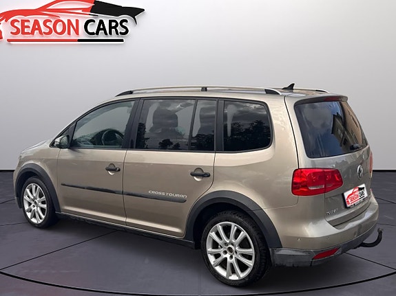 Volkswagen Touran Cross 3 of 11