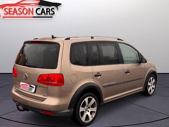 Volkswagen CrossTouran 2 of 5
