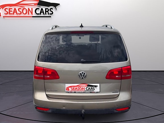 Volkswagen Touran Cross 5 of 11