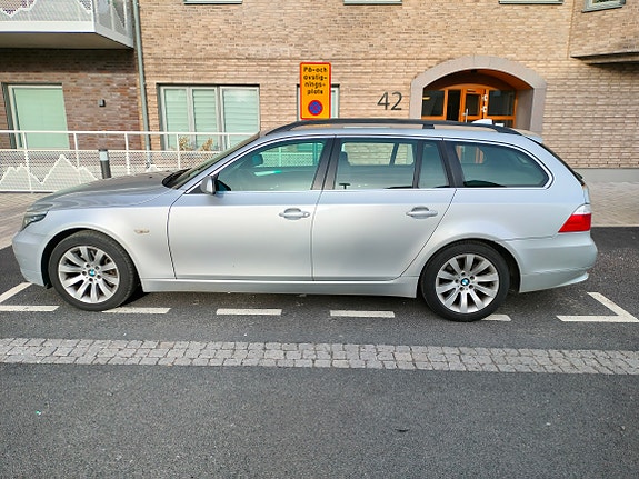 BMW 520d 3 of 5