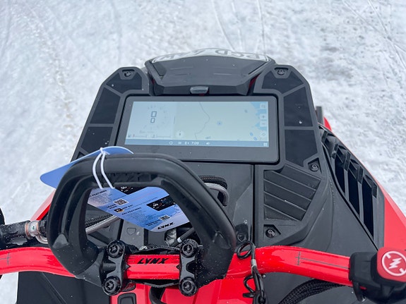 Lynx Shredder RE 3700 850 E-Tec -26 4 of 4