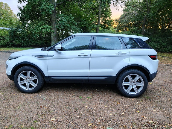 Land Rover Range Rover Evoque 2 of 5