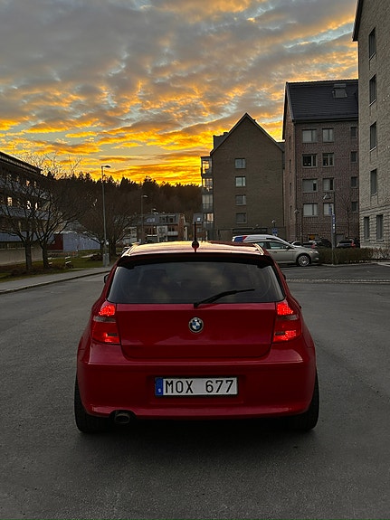 BMW 118d 3 of 5