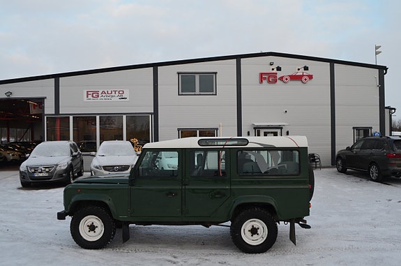Land Rover Defender 110 3 of 5