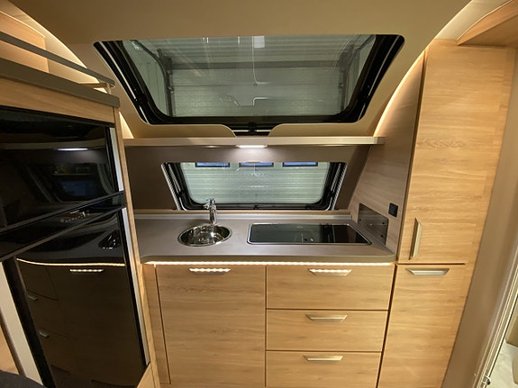 Knaus SÜDWIND BLACK SELECTION 650 PEB 4 of 16