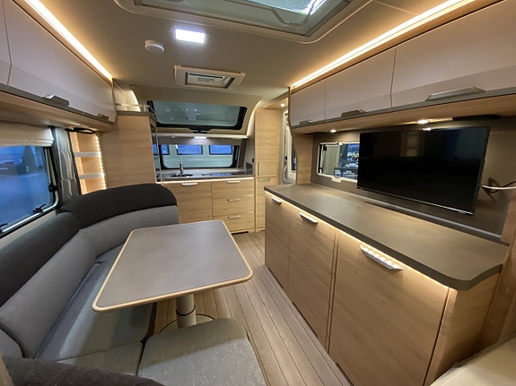 Knaus SÜDWIND BLACK SELECTION 650 PEB 13 of 16
