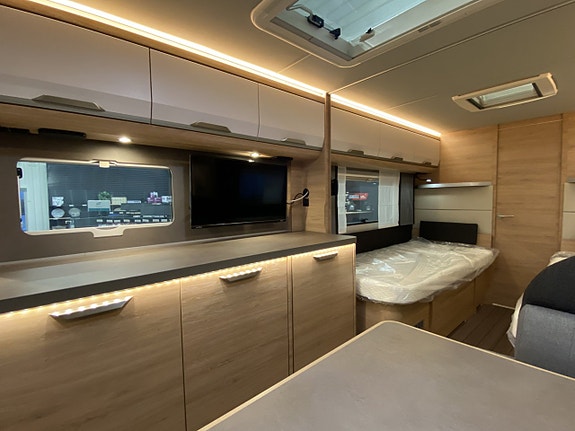 Knaus SÜDWIND BLACK SELECTION 650 PEB 7 of 16
