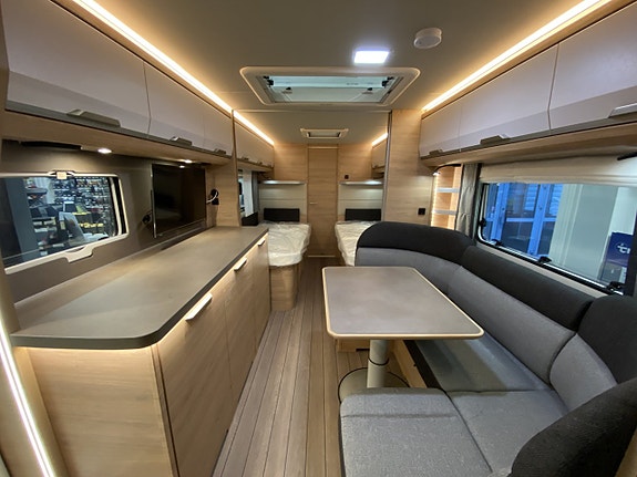 Knaus SÜDWIND BLACK SELECTION 650 PEB 5 of 16