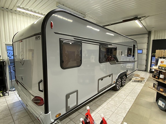 Knaus SÜDWIND BLACK SELECTION 650 PEB 2 of 16