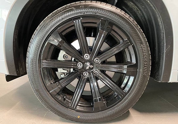 Mitsubishi Outlander 10 of 13