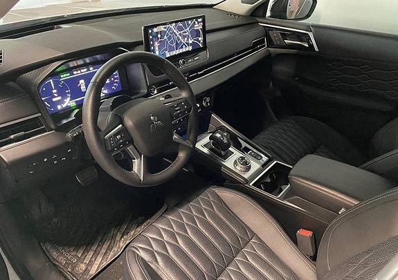 Mitsubishi Outlander 6 of 13