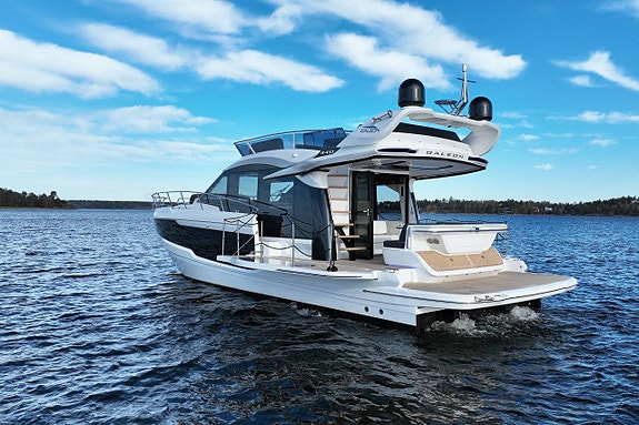 Galeon 440 Flybridge med 3 kabiner och 2 badrum 2024!