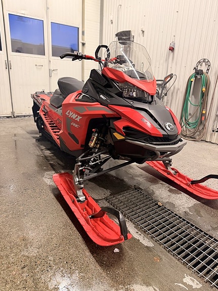 Lynx Xterrain RE3700 850 E-TEC Sommarkampanj! 3 of 4