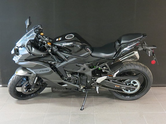 Kawasaki NINJA ZX-4 RR KAMPANJ 2 of 6