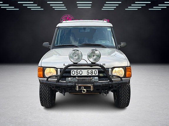 Land Rover Discovery 2 of 5