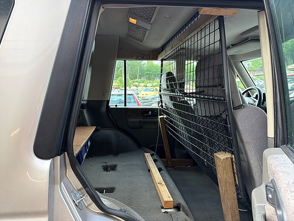 Land Rover Discovery 19 of 27
