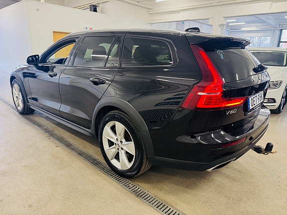 Volvo V60 Cross Country 16 of 25