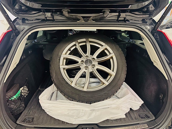 Volvo V60 Cross Country 12 of 25