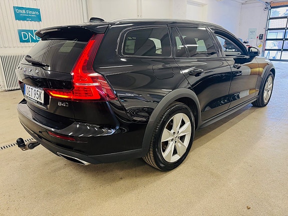 Volvo V60 Cross Country 15 of 25
