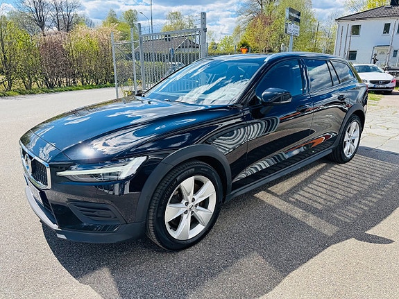 Volvo V60 Cross Country 9 of 25