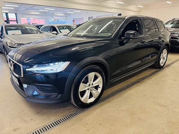 Volvo V60 Cross Country 14 of 25