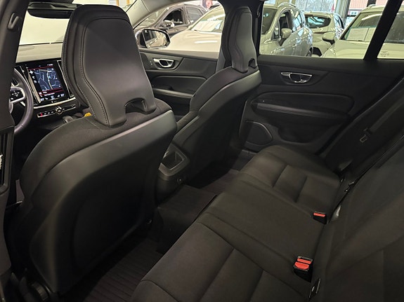 Volvo V60 Cross Country 19 of 25