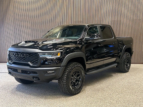 Dodge RAM 1500 2 of 15