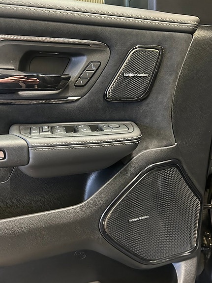 Dodge RAM 1500 8 of 15