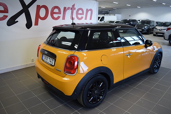 MINI Cooper 5 of 5