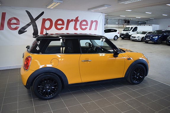MINI Cooper 3 of 5