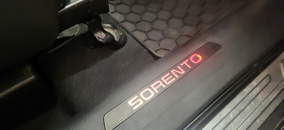 Kia Sorento 12 of 16