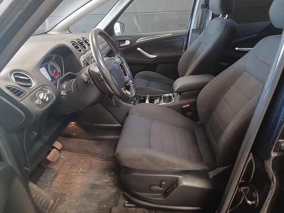 Ford S-MAX 12 of 16