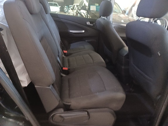 Ford S-MAX 10 of 16